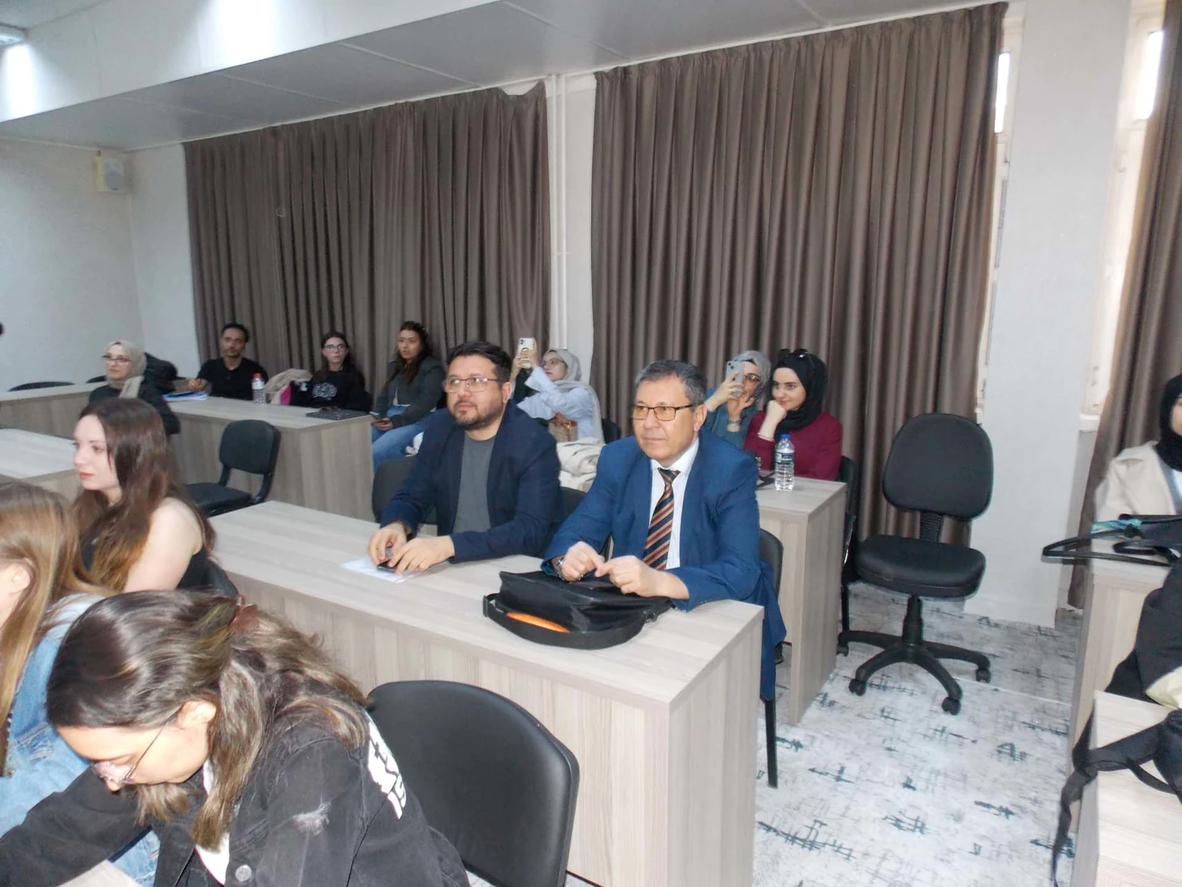Sosyal Bilimlerde Yapay Zeka: Akademik Çalışma, Etik Kullanım ve Üretken Yapay Zeka Araçları